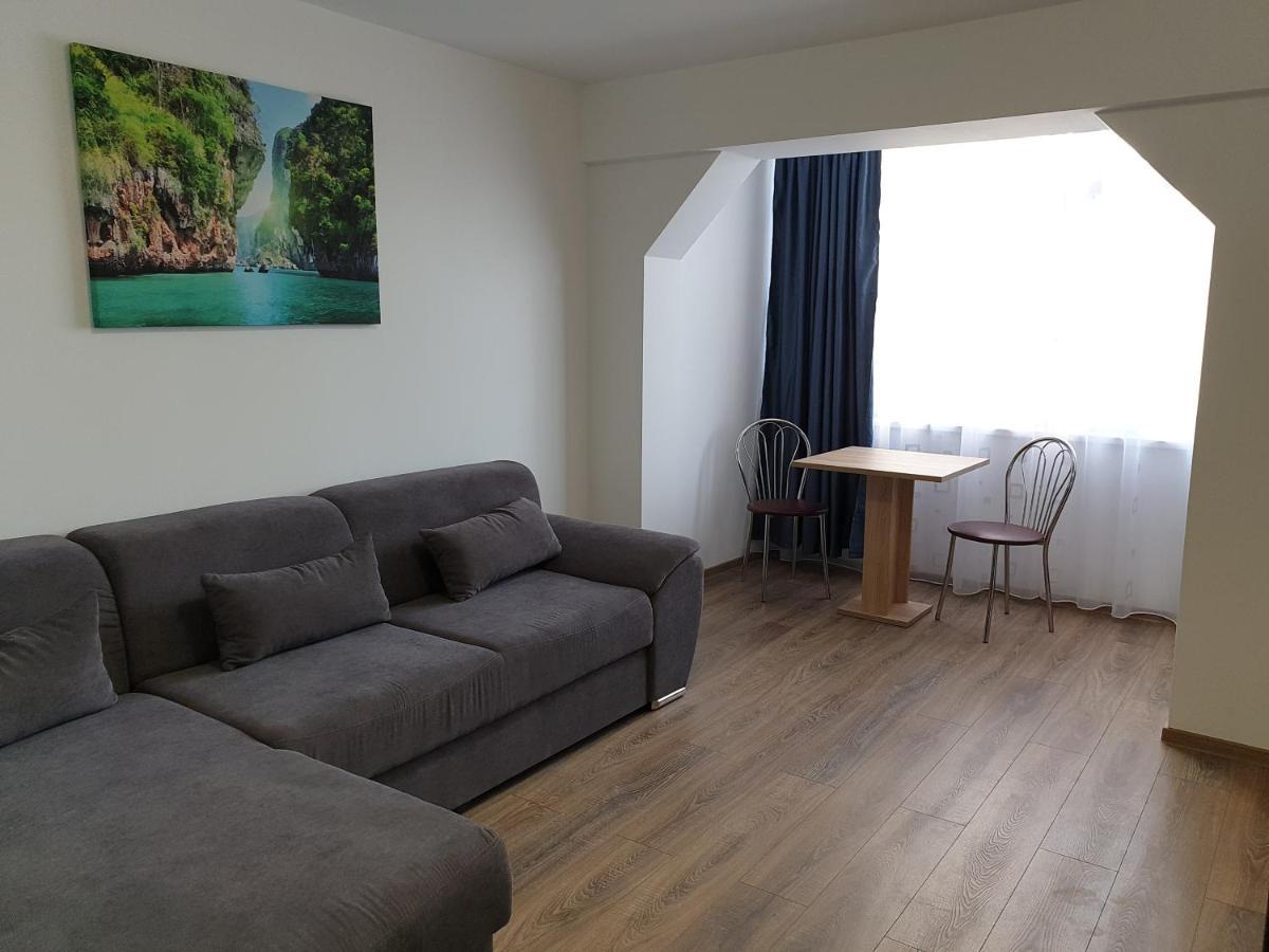 Apartament Diana Jurilovca Eksteriør bilde
